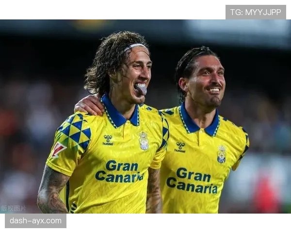 瓦伦西亚新赛季战术革新引关注，球员表现成关键变量