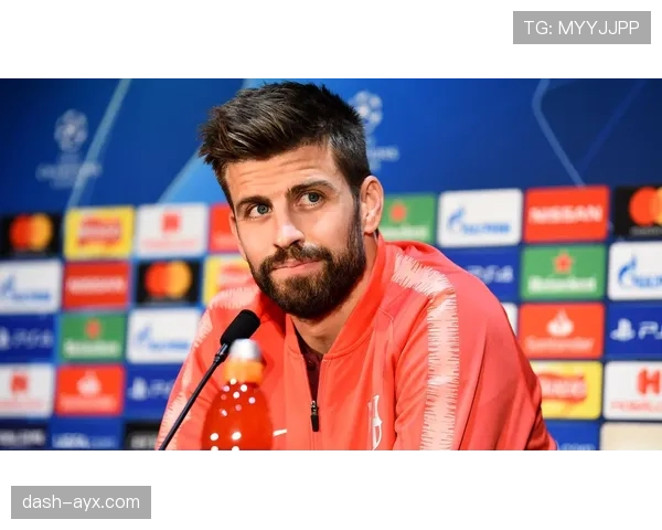 皮克中卫风格稳健，防守站位与出球能力持续提升